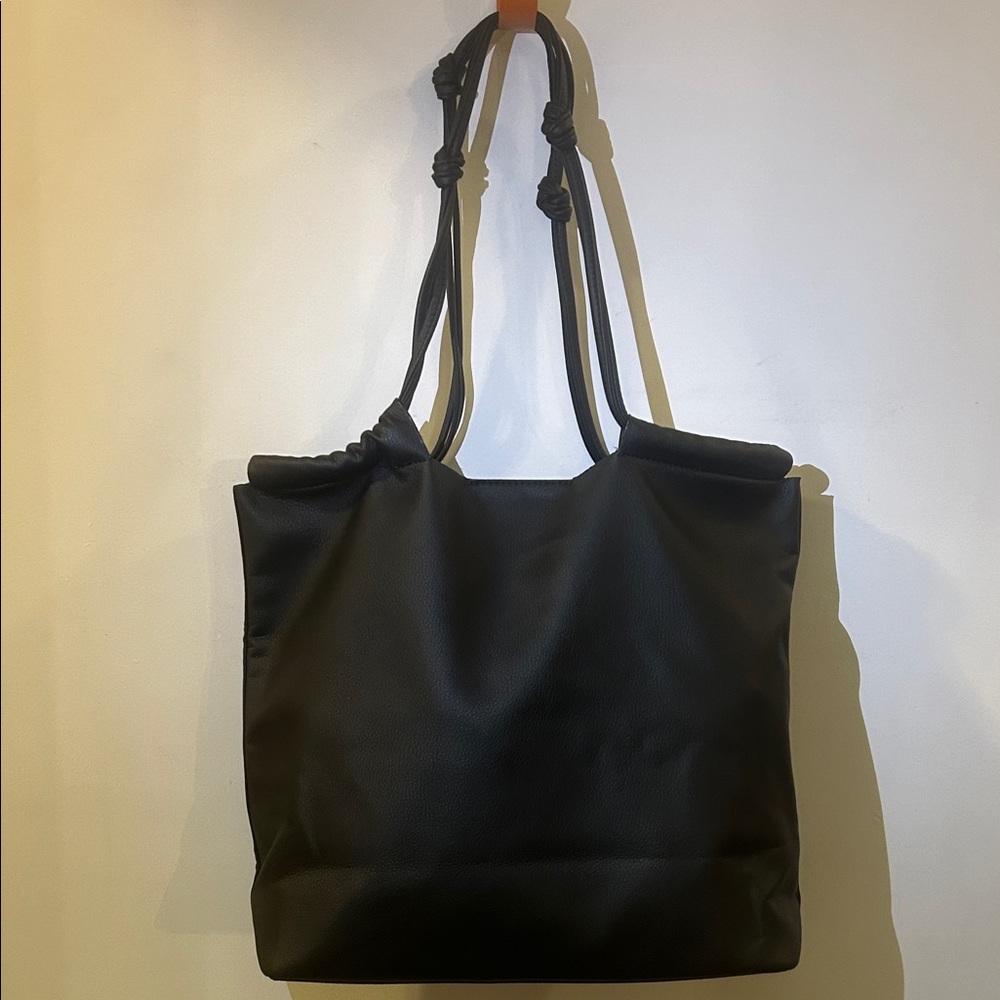 Von Holzhausen The Market Tote in black bag